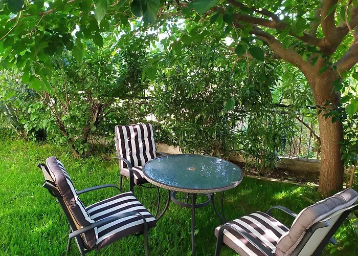 House With Garden Netflix
